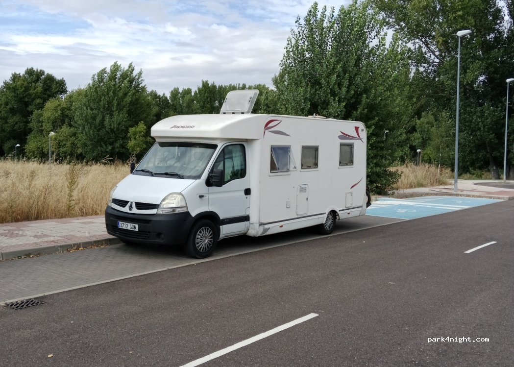 (37900) Santa Marta de Tormes - Prol. de Av. de la Serna — foto