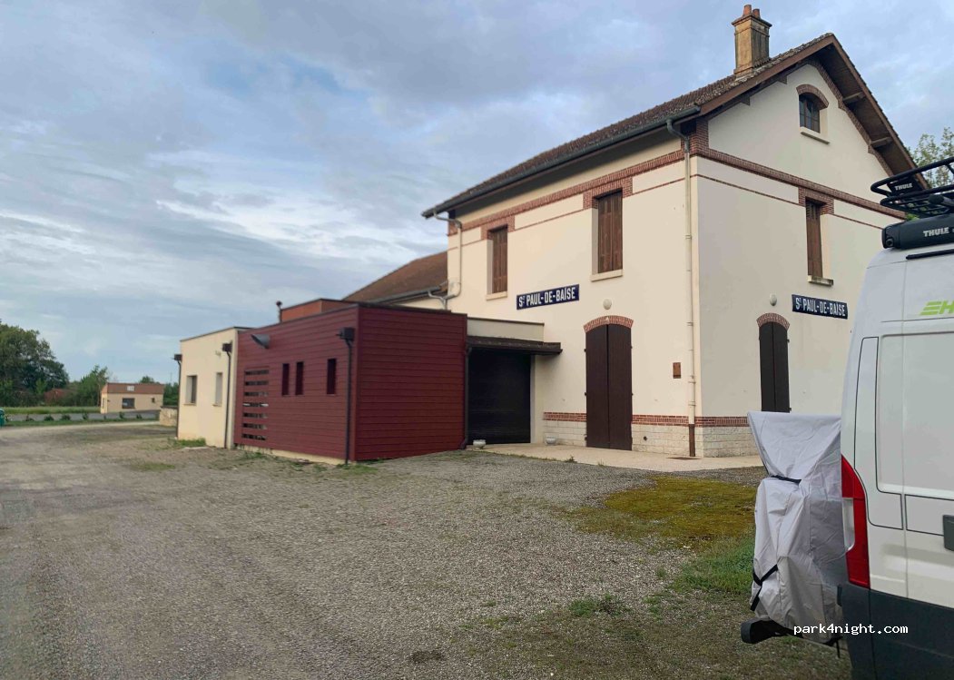 (32190) Saint-Paul-de-Baïse - Unnamed Road — foto 3