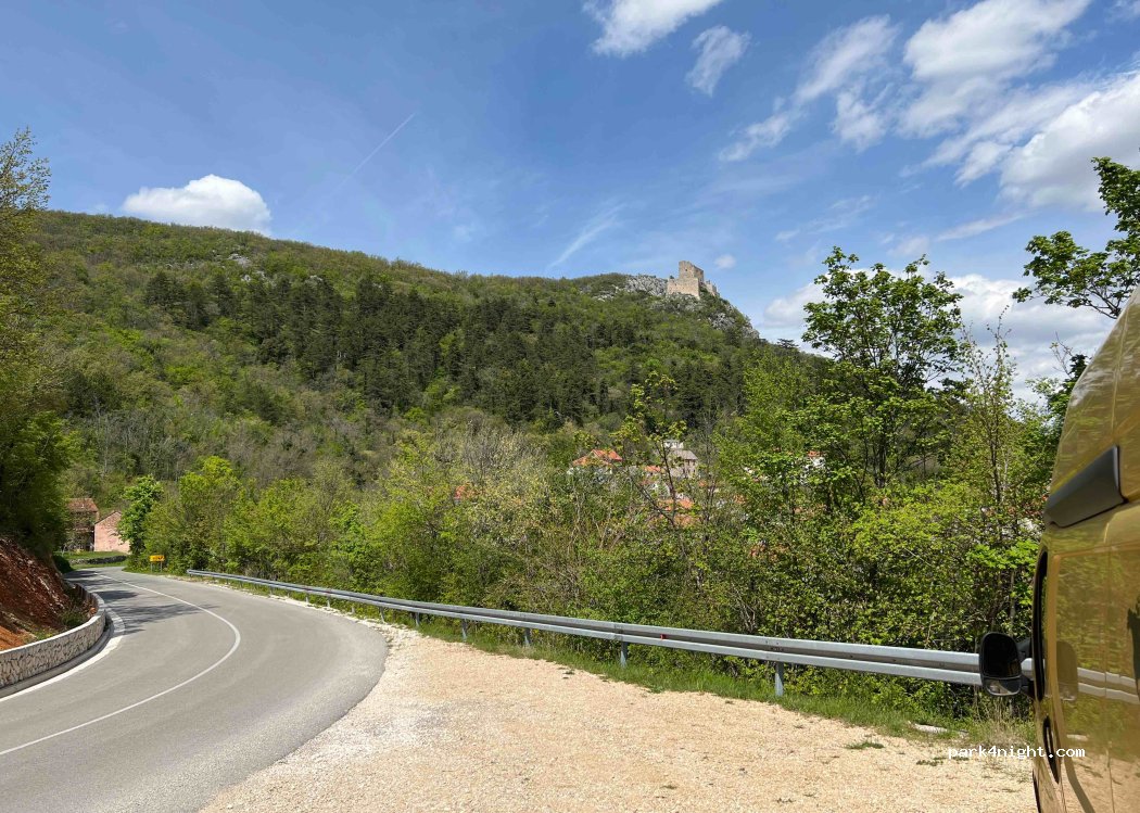 (21236) Vrlika - Unnamed Road — foto