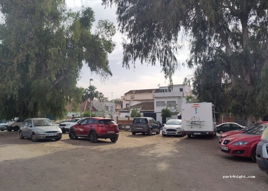 (29014) Málaga - 2 Calle Emilio Díaz — foto 2