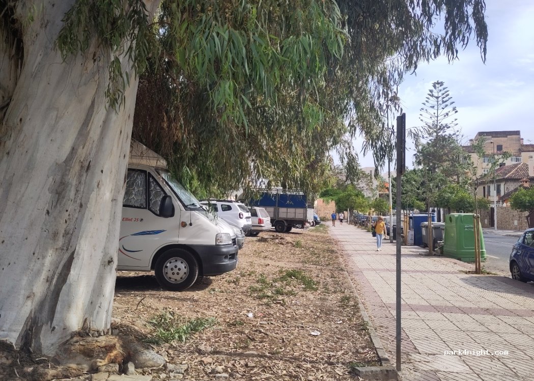 (29014) Málaga - 2 Calle Emilio Díaz — foto 4