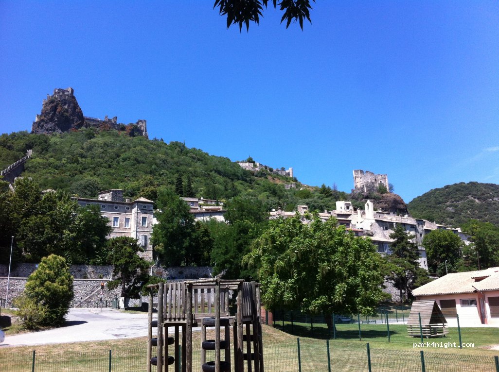 (07400) Rochemaure - 1-2 Rue des Bastides — foto 3