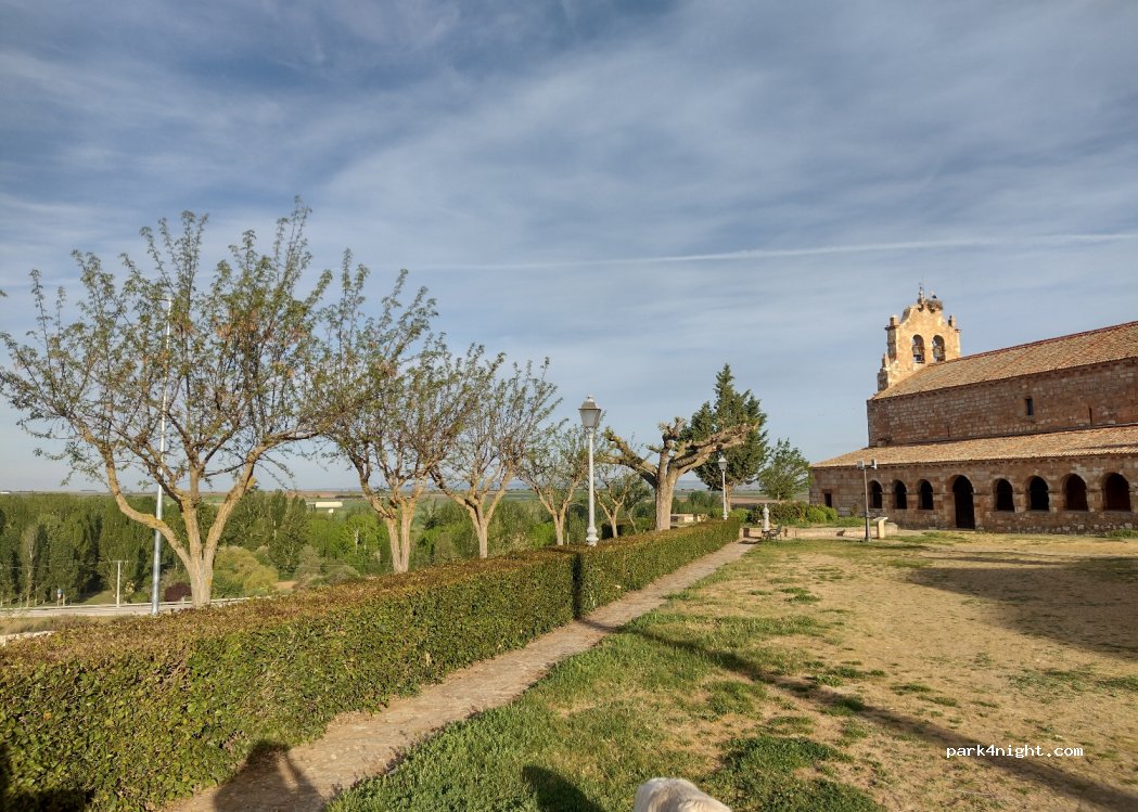 (40594) Ayllón - 8 Plaza Iglesia — foto