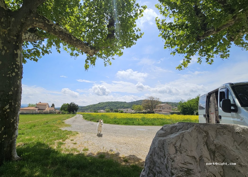 (07170) Villeneuve-de-Berg - 62 Avenue de Tournon — foto 2