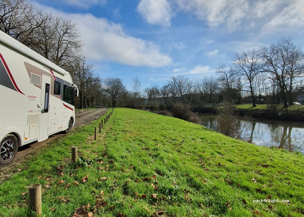 (17230) Marans - 6832 Route de Nantes — foto 4