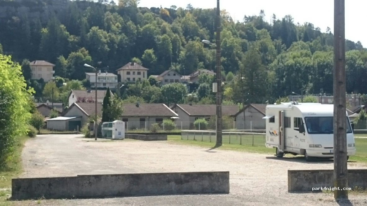 (01590) Dortan - 141 Rue du Stade — foto