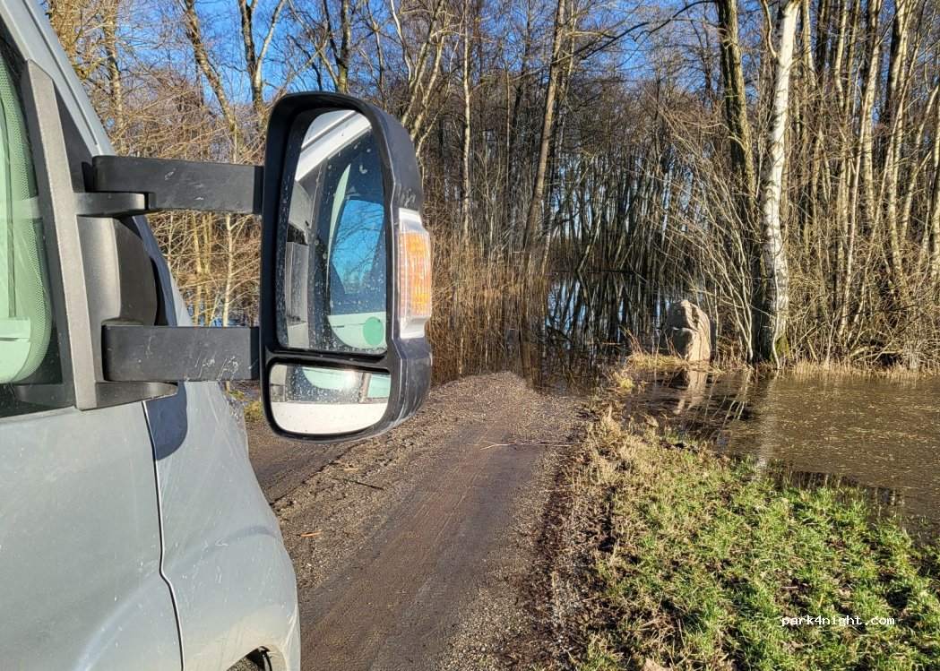 (281 93) Finja - Unnamed Road — foto