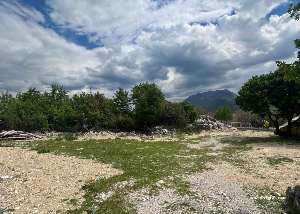 (21255) Zadvarje - 29a Ulica Hrvatskih Branitelja — foto