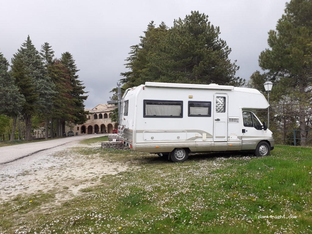(61021) Frontino - 1 Via Montefiorentino — foto