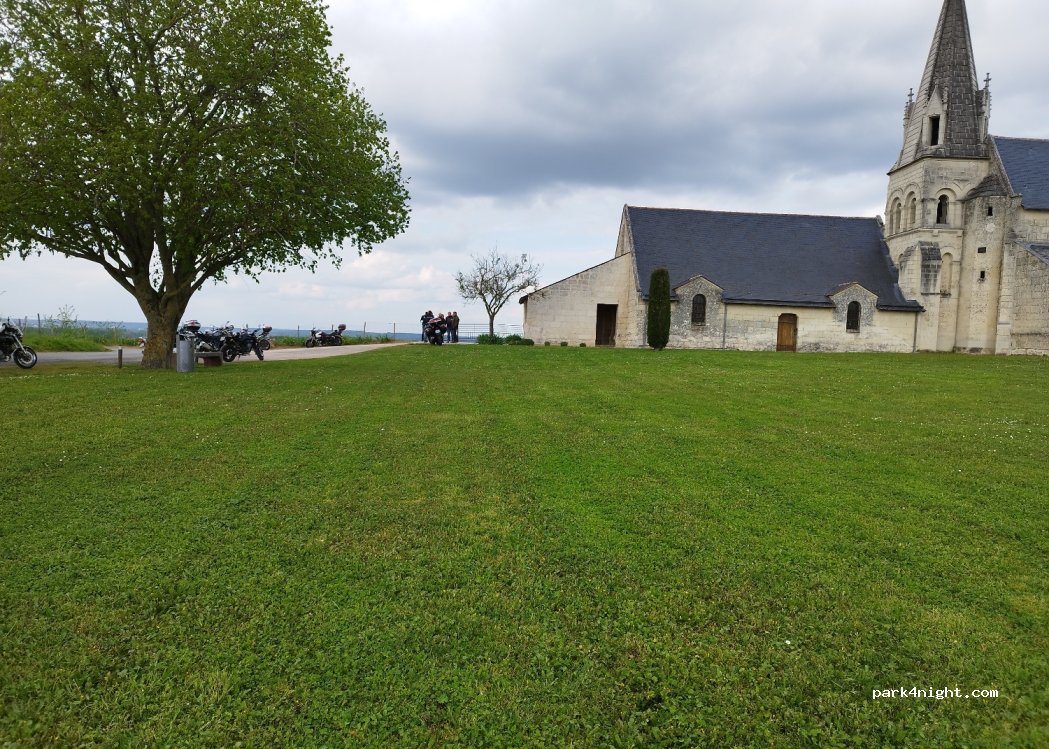 (49730) Parnay - 1 Rue de l'Église — foto