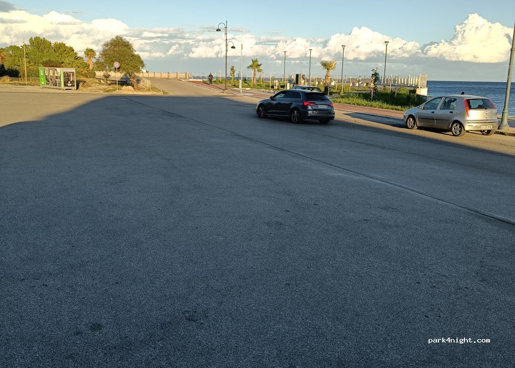 (89046) Marina di Gioiosa Ionica - 55 Via Cristoforo Colombo — foto
