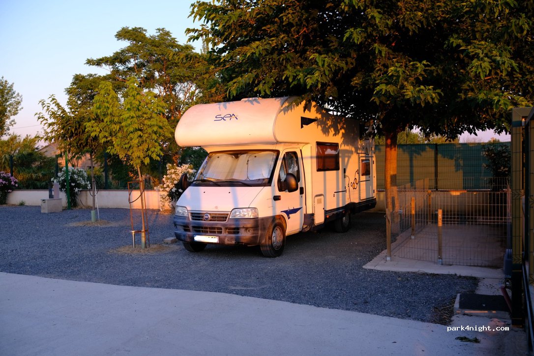 Route 42 Camper Park — foto