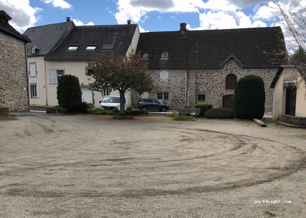 (19550) Soursac - 73 Le Bourg — foto