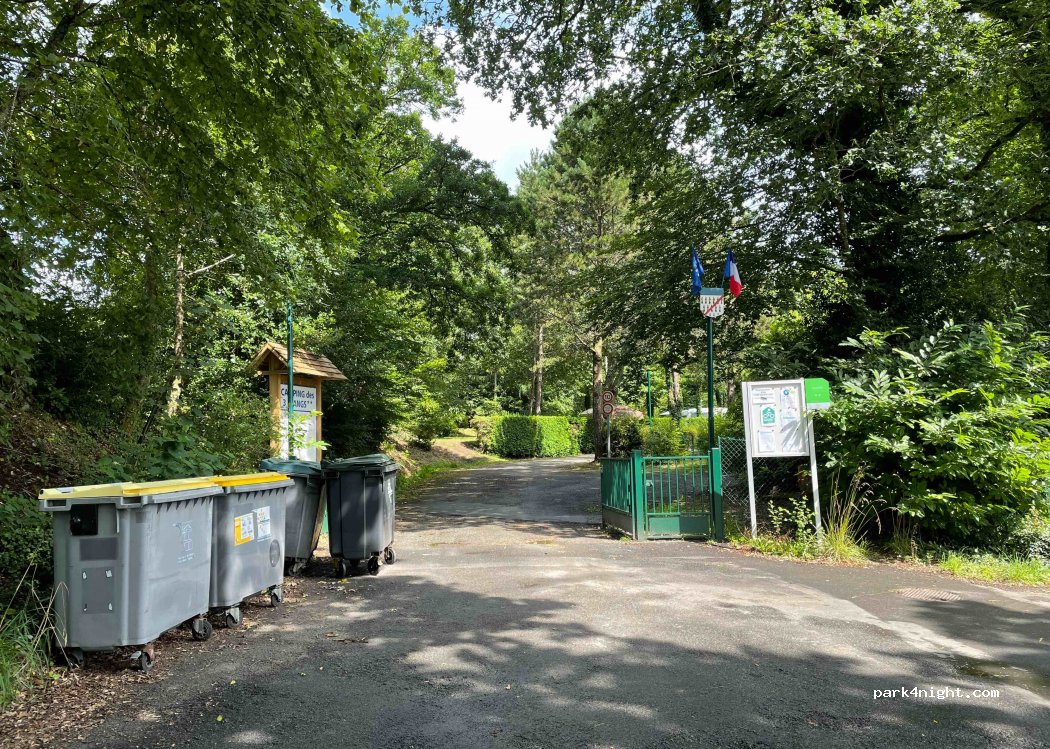Camping municipal des 3 étangs — foto