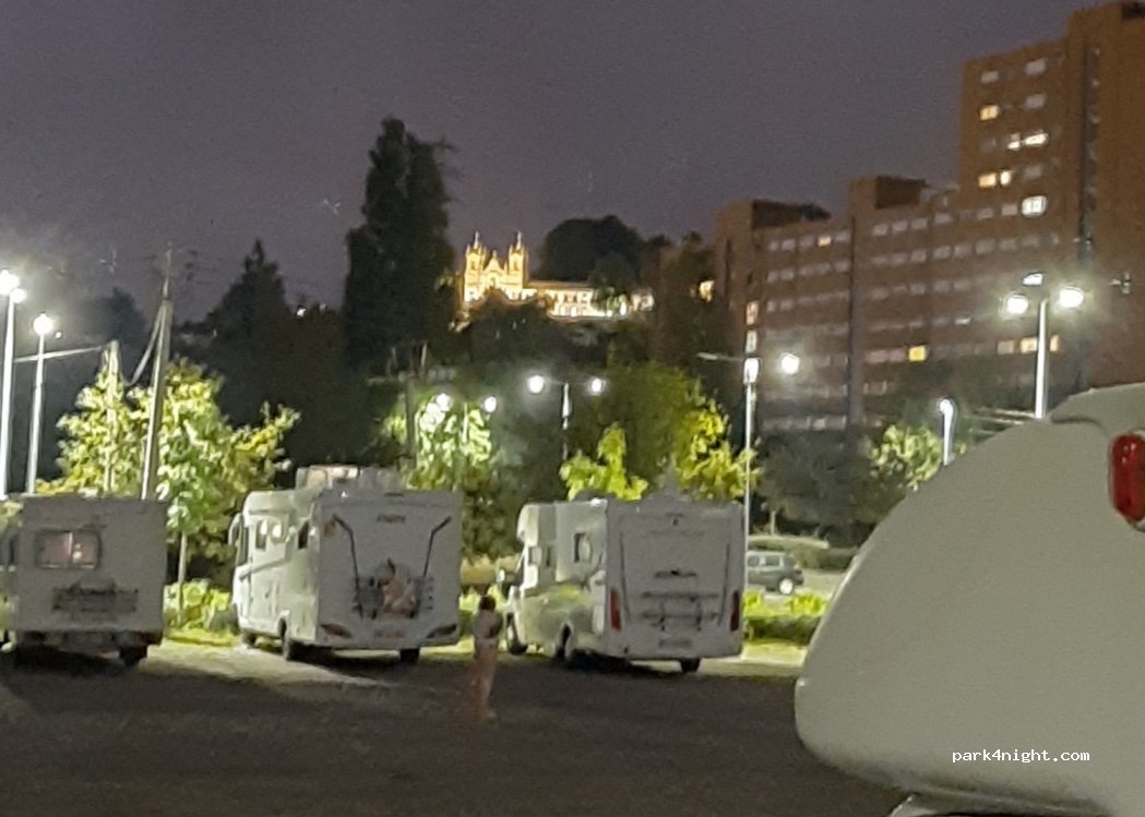 (4810) Guimarães - Rua Bernardino Jordão — foto 3