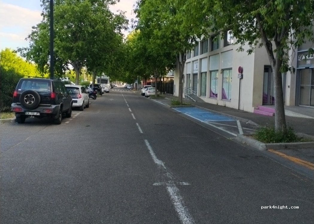 (30900) Nîmes - Rue Louis Landi — foto 2