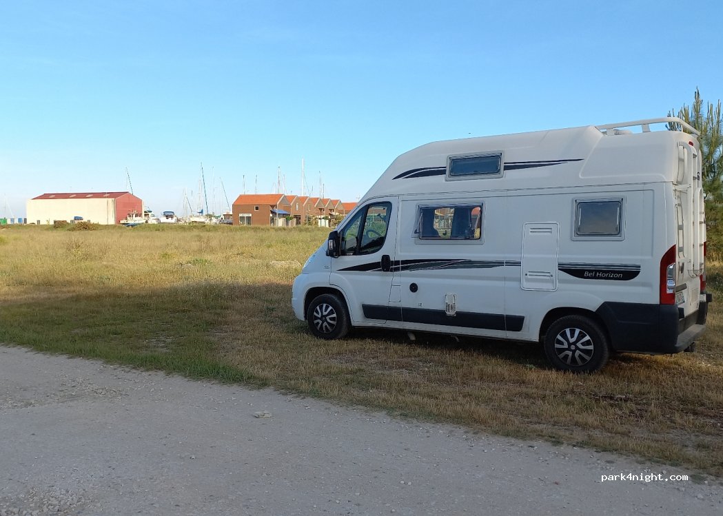 (33123) Le Verdon-sur-Mer - 1 Port Médoc — foto