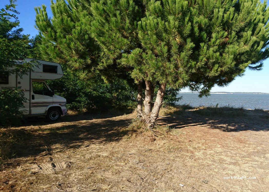 (33123) Le Verdon-sur-Mer - 1 Port Médoc — foto 2