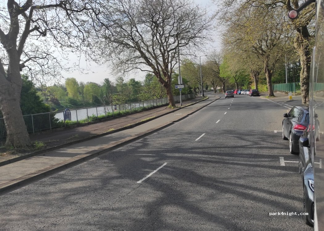 (BT9 5EX) Belfast - Stranmillis Gardens — foto