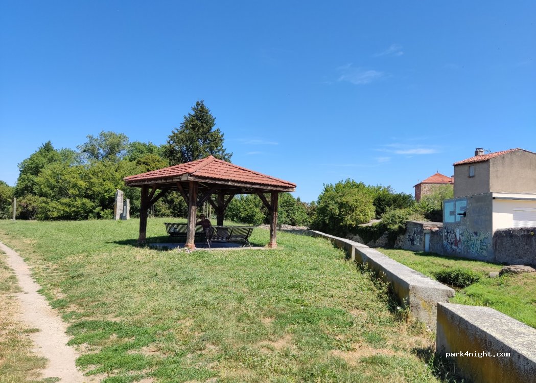 (63160) Billom - 16 Rue des Voûtes — foto 4