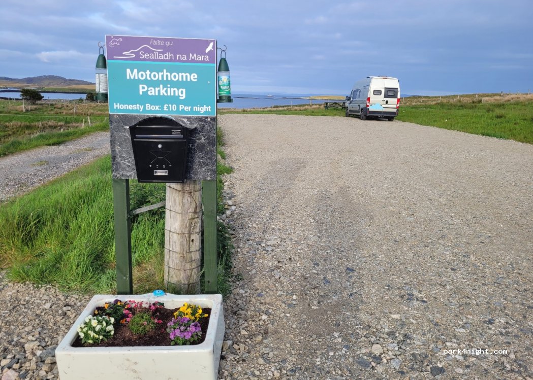 (HS6 5AE) Lochmaddy - Unnamed Road — foto