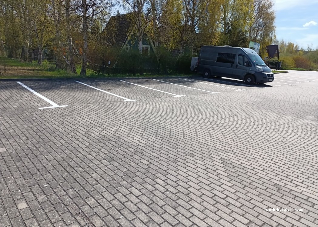 (84-360) Łeba - 8 Aleja Świętego Mikołaja — foto