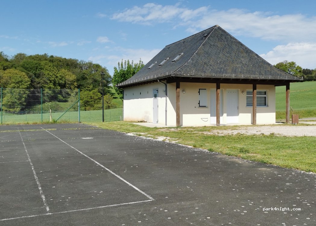 (15120) Ladinhac - 7 Rue Jean Loubière — foto 2