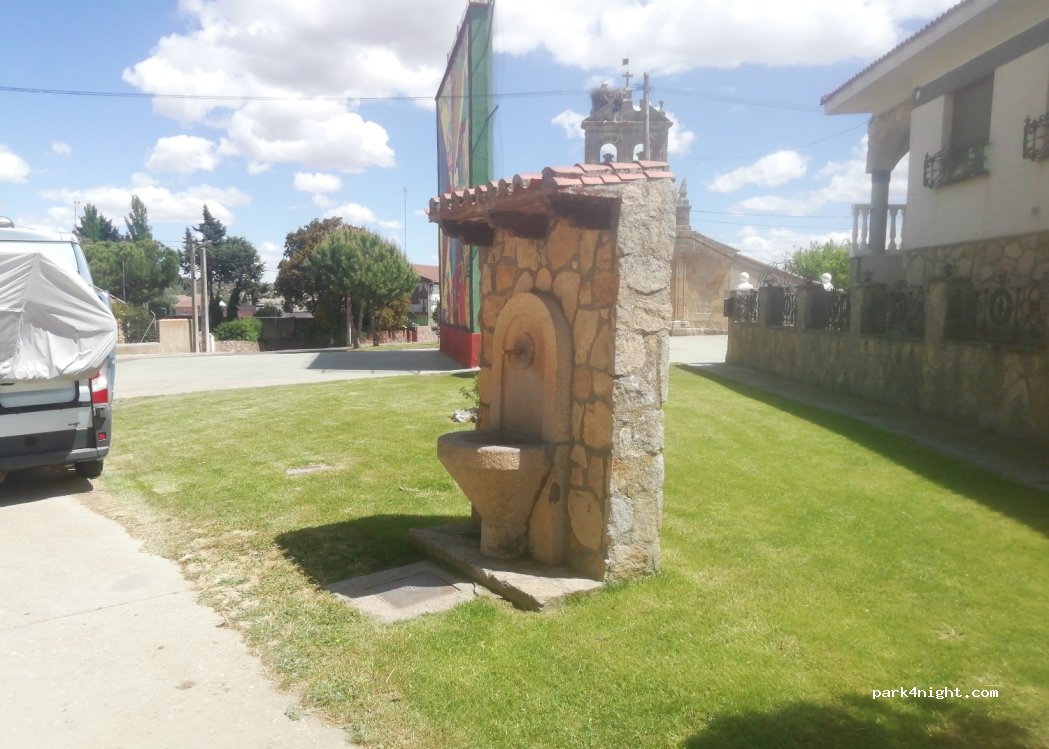 (37170) Golpejas - 1T Calle la Iglesia — foto