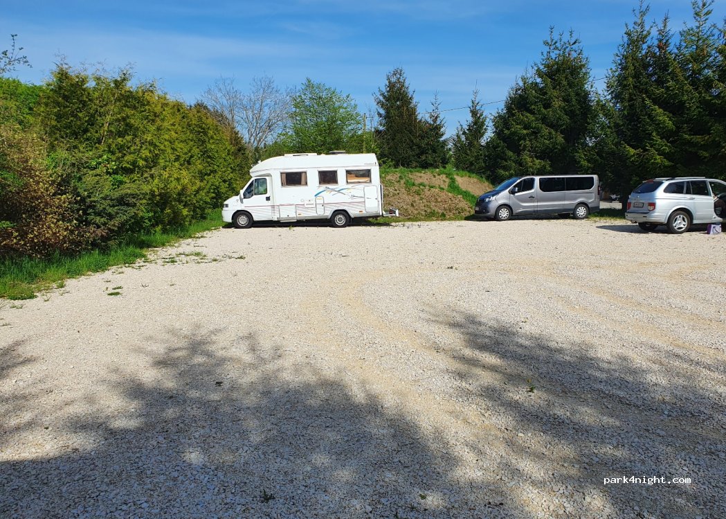 (4400) Sankt Ulrich bei Steyr - 4 Sportplatzstraße — foto