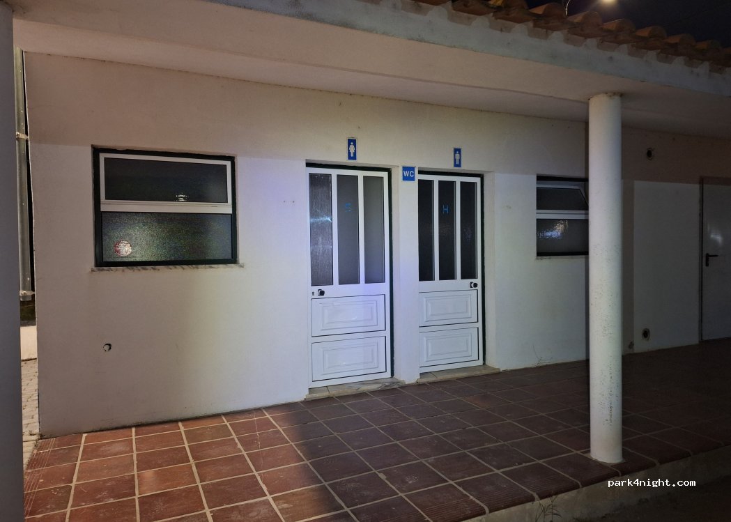 (2530) Lourinhã - 10 Rua Doutor Acácio Furtado — foto 5