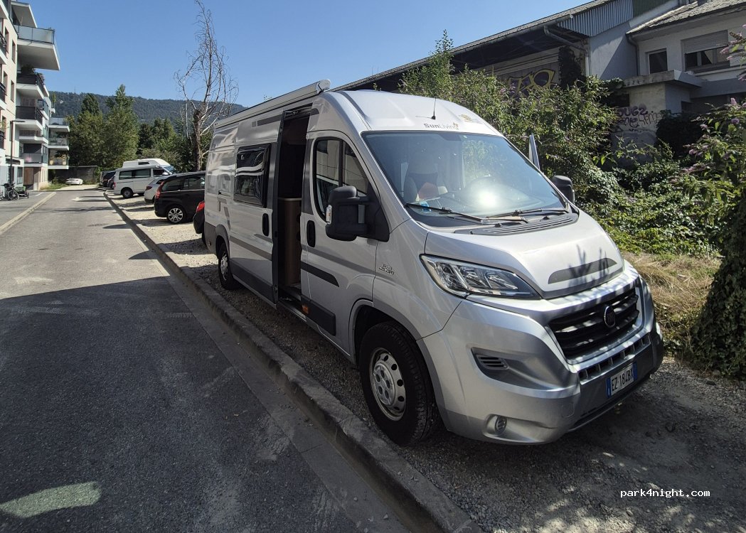 (74960) Annecy - 11 Avenue du Pont Neuf — foto 2