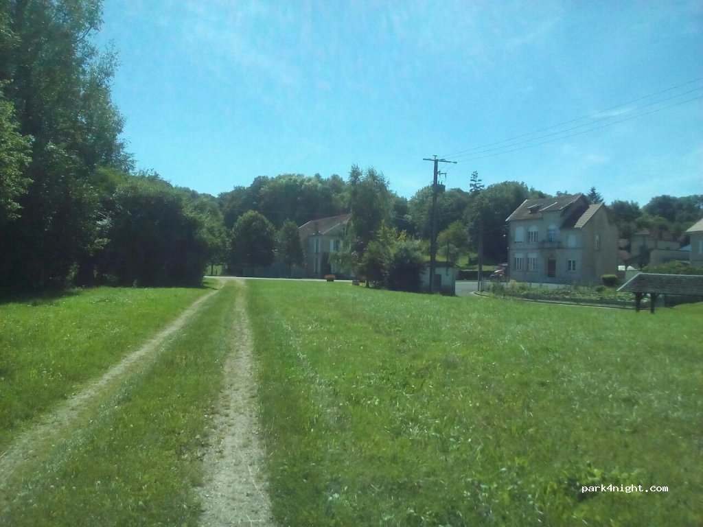 (08130) Guincourt - 1 D8 — foto