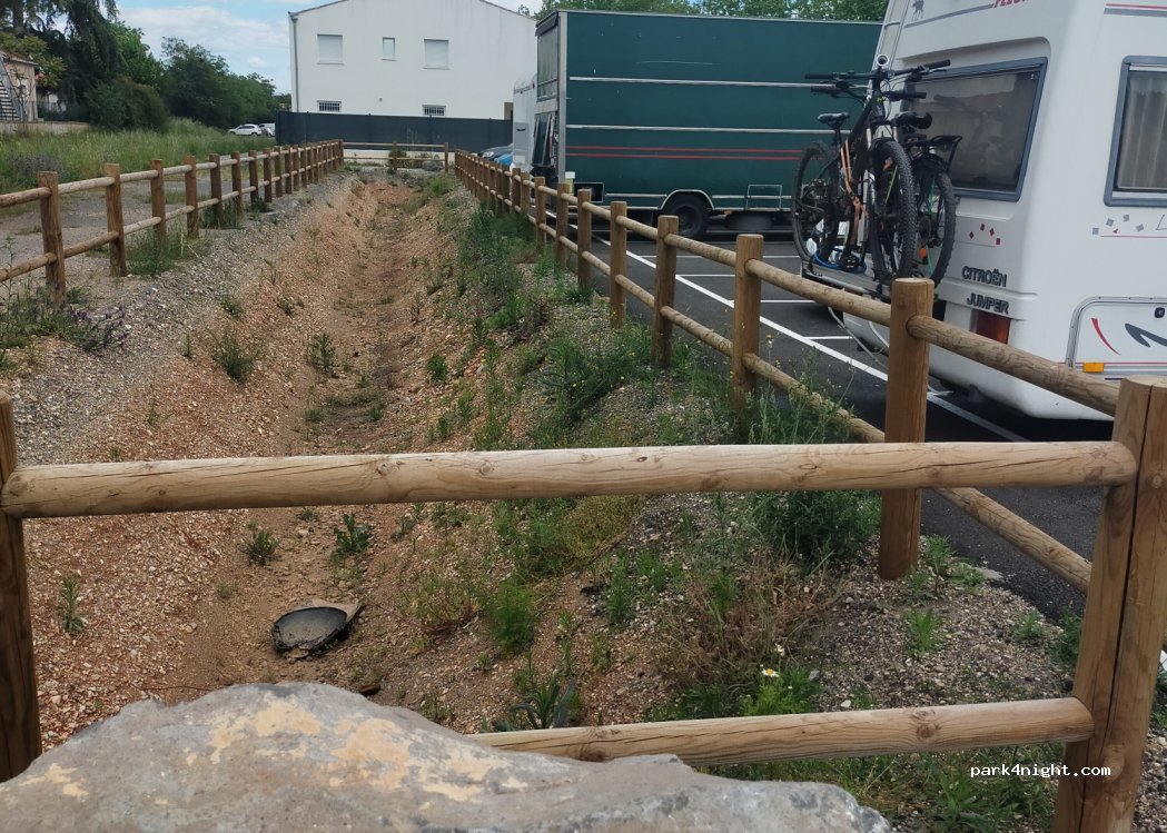 (34120) Pézenas - 211 Chemin de l'Amandier — foto 4