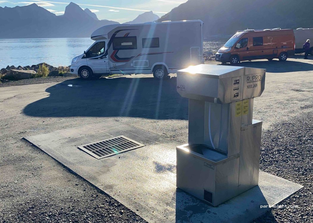 Mefjordvaer Car Park — foto