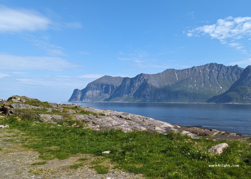 Mefjordvaer Car Park — foto 3