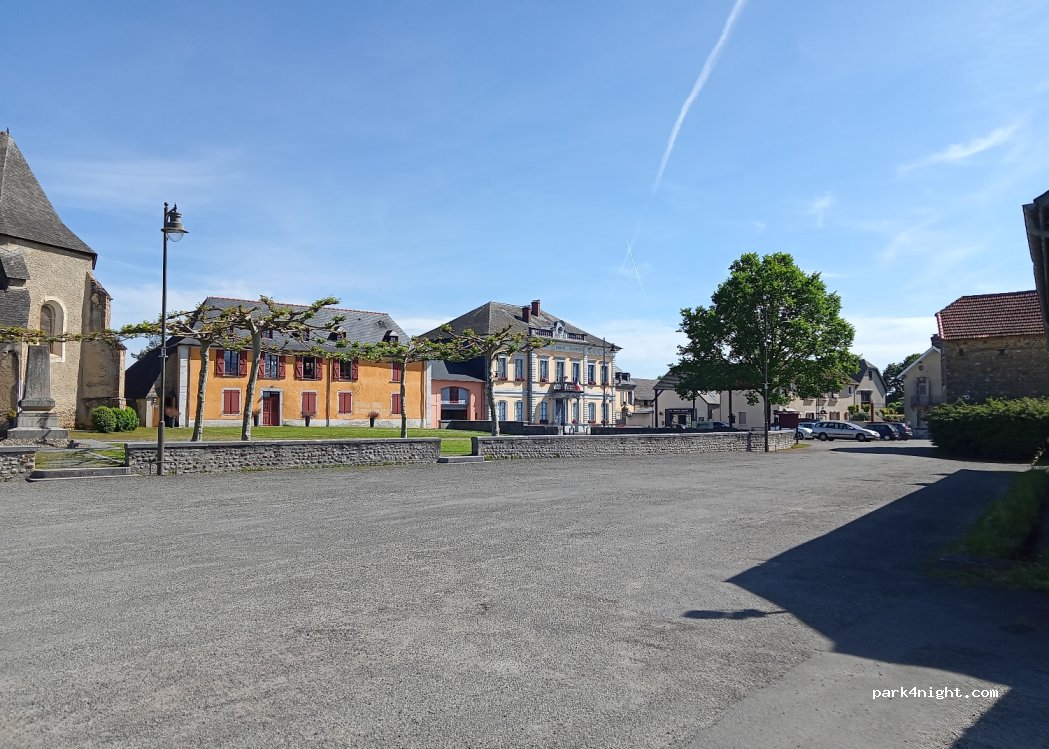 (65380) Azereix - 5 Place de la Mairie — foto 2