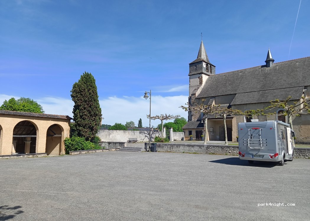 (65380) Azereix - 5 Place de la Mairie — foto 3