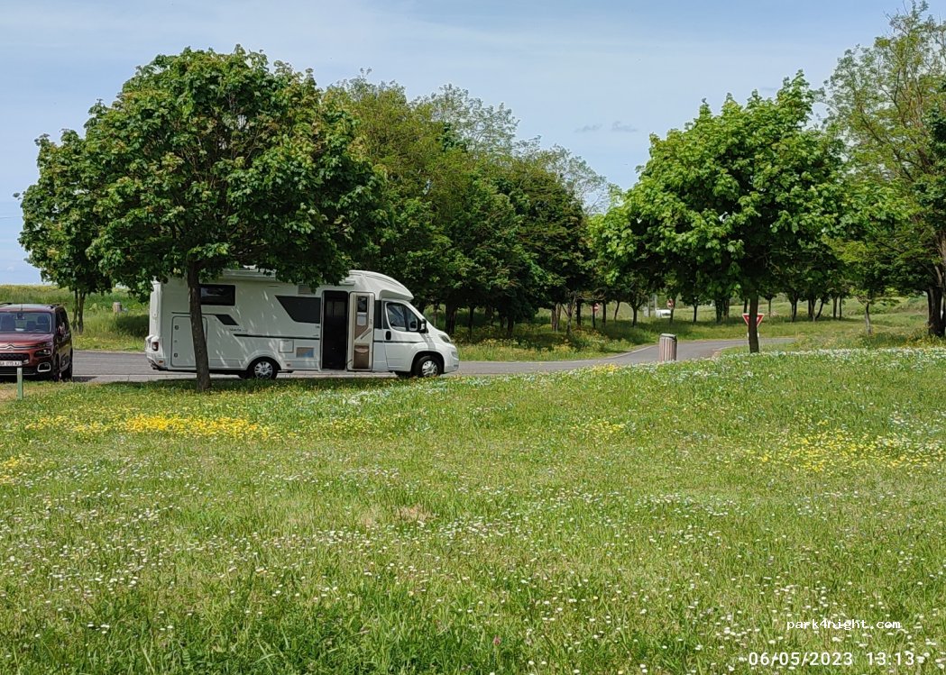 (18230) Saint-Doulchard - D400 — foto
