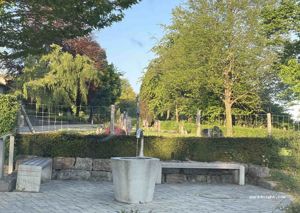 Friedhofparkplatz | Friedhof Dettingen — foto 2
