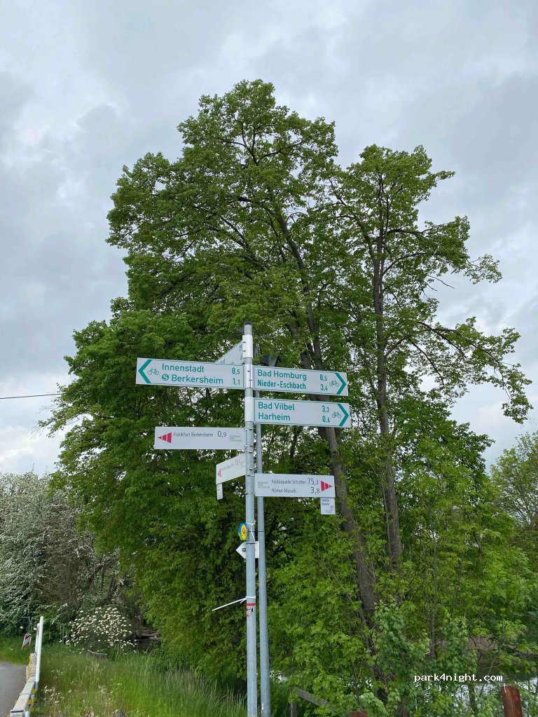 (60437) Frankfurt am Main - 25 Harheimer Stadtweg — foto