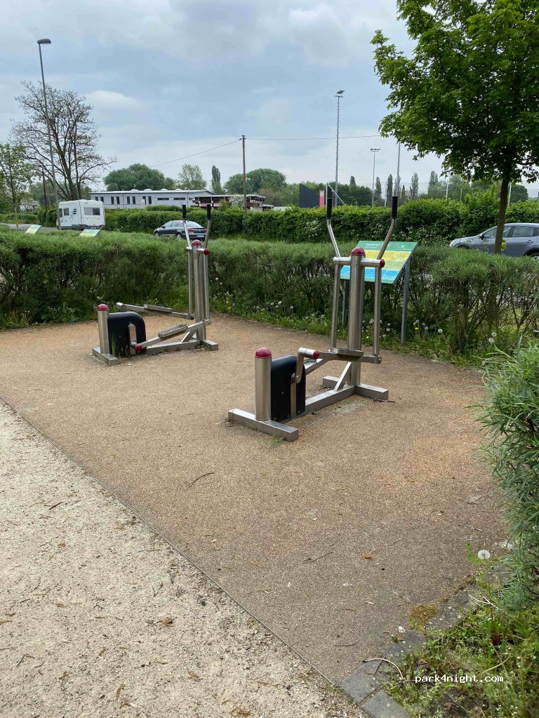 (60437) Frankfurt am Main - 25 Harheimer Stadtweg — foto 2