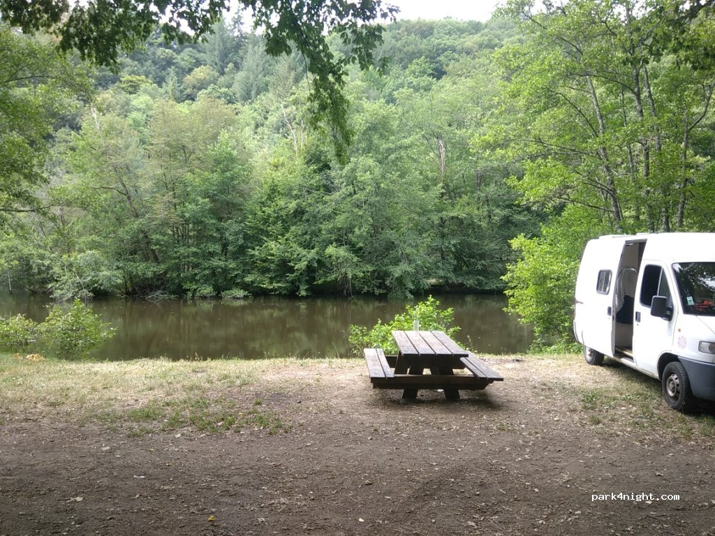 (87400) Saint-Léonard-de-Noblat - Moulin de Beaufort — foto 2