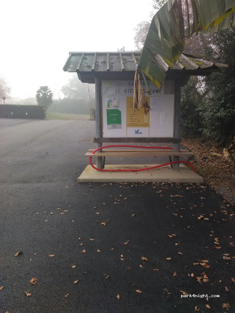 Camping du Vieux Platane — foto