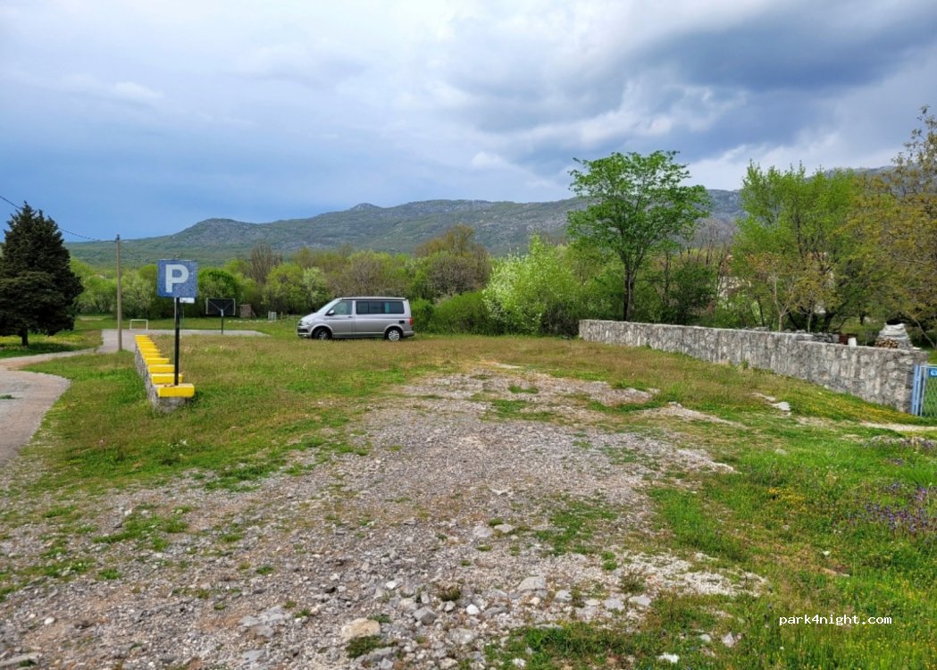(FCPR+6JC) Orahovo - Unnamed Road — foto