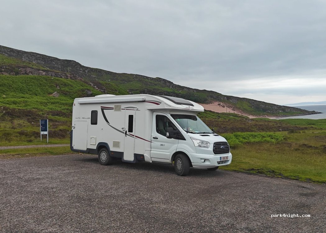 (IV54 8XT) Strathcarron - Unnamed Road — foto 2