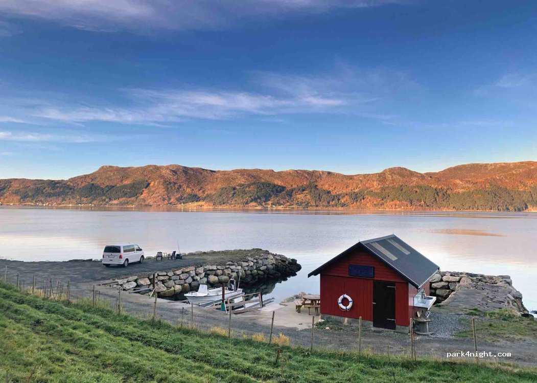 Rovdefjord-Camping (Midtbø) — foto