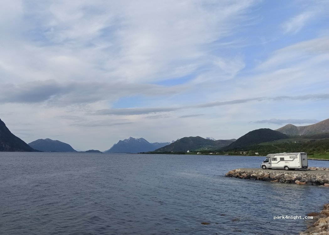 Rovdefjord-Camping (Midtbø) — foto 2