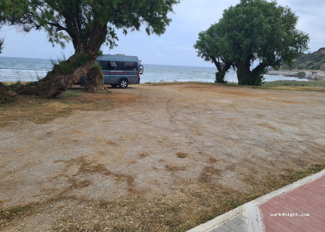 (730 14) Platanias - 59 Palea Ethniki Odos Kissamou Chanion — foto