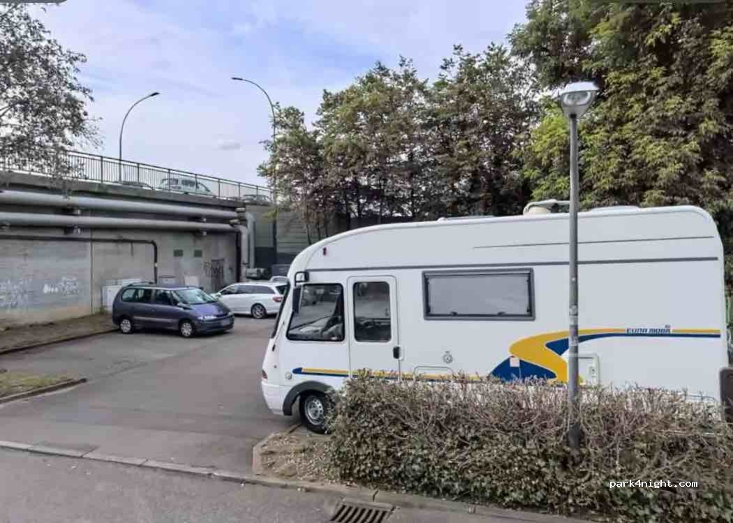 (73779) Deizisau - 1 Hölderlinweg — foto