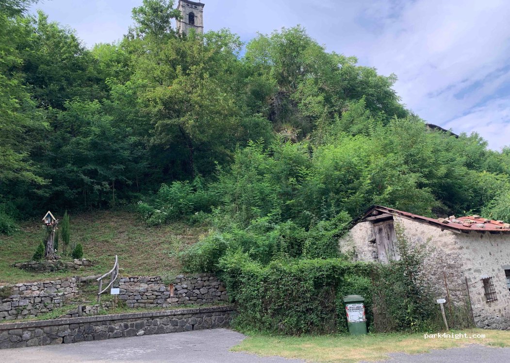 (55034) Minucciano - Via della Chiesa Gorfigliano — foto 2
